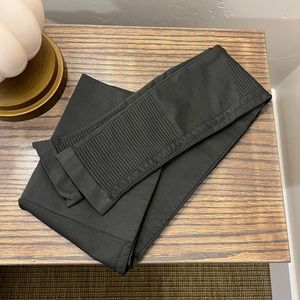 Belly Bandit army green moto leggings size M